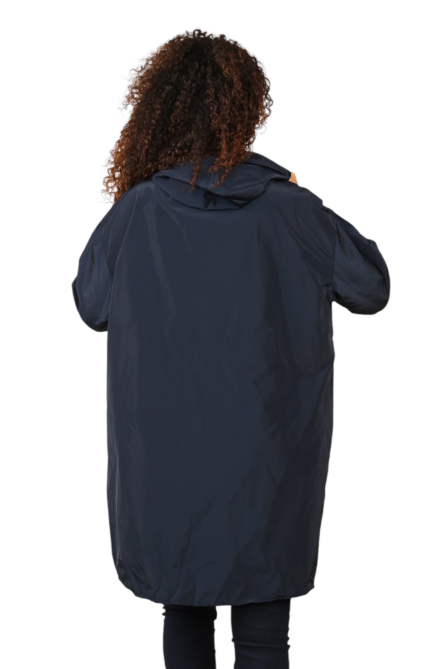Waterproof mac with oversize pocket design