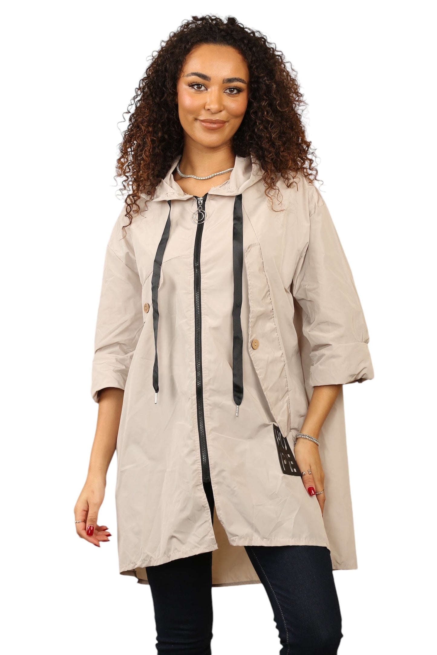 Waterproof mac with oversize pocket design