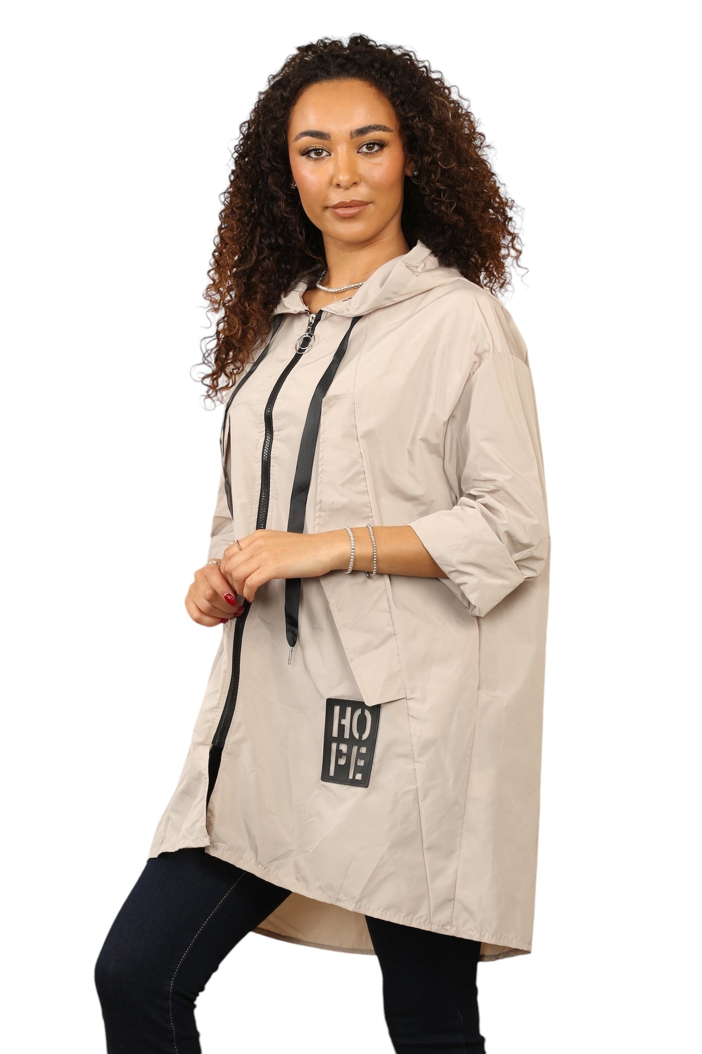 Waterproof mac with oversize pocket design