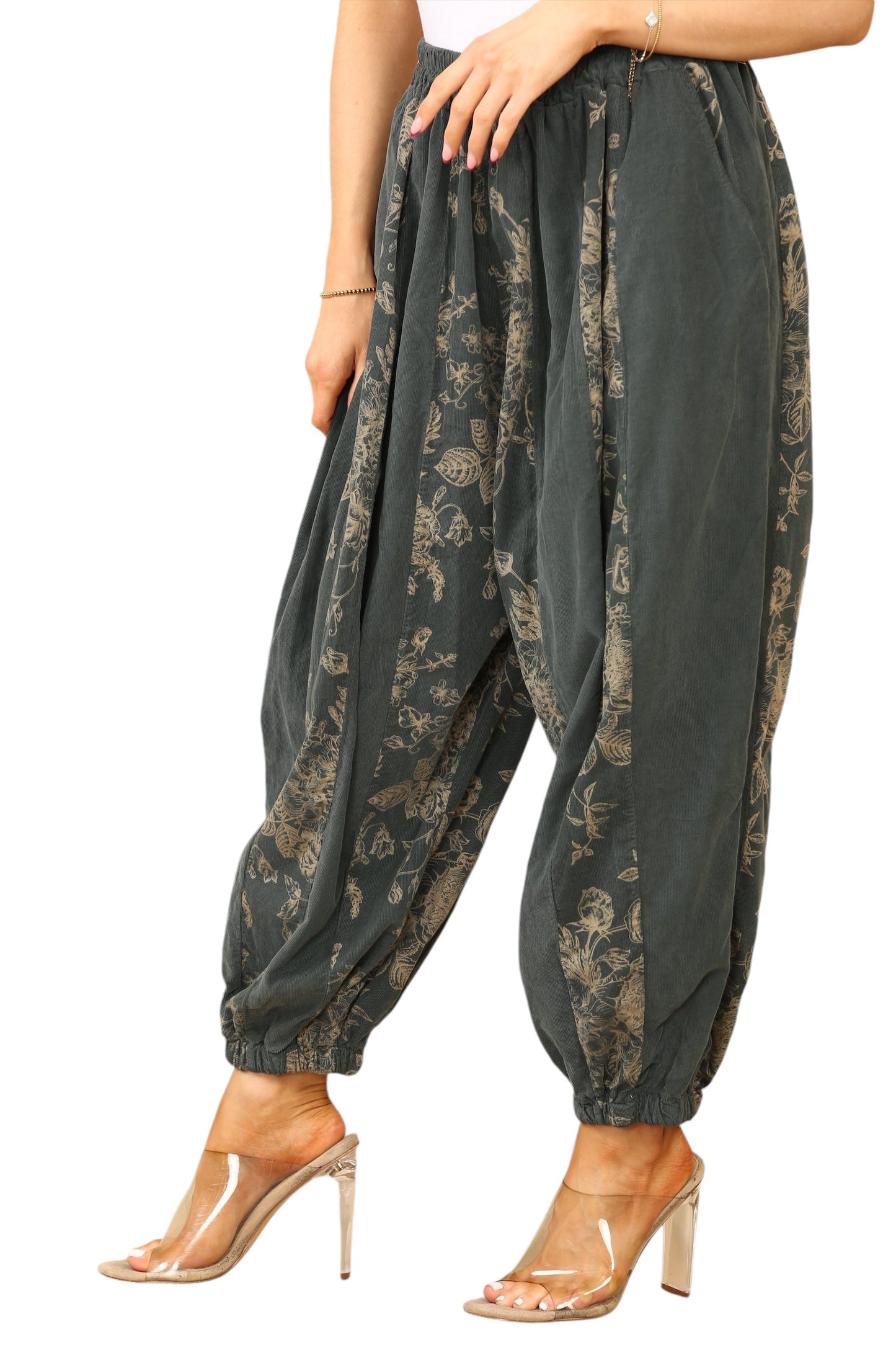 Needle cord cocoon shape trouser