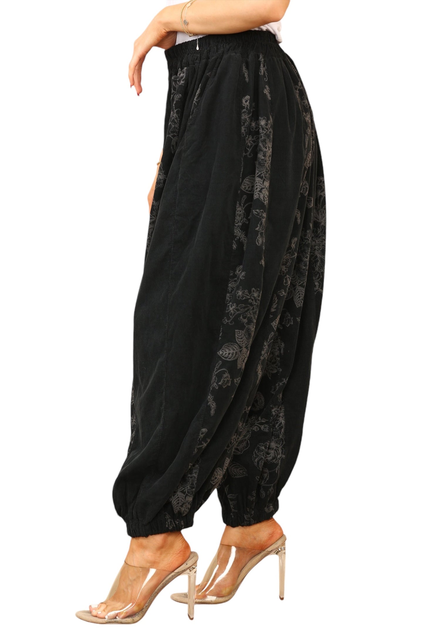 Needle cord cocoon shape trouser