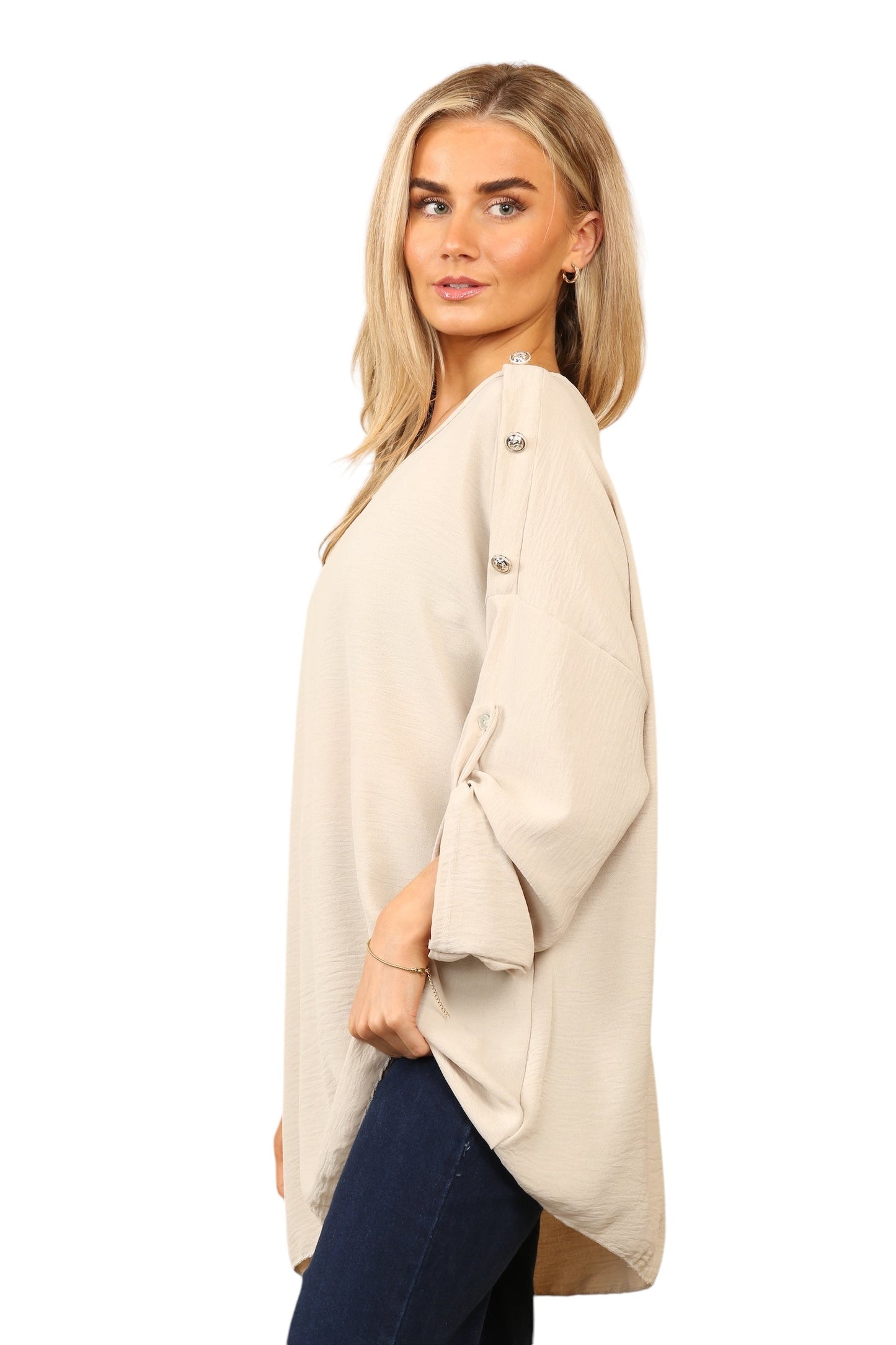 Round neck viscous with brass shoulder design