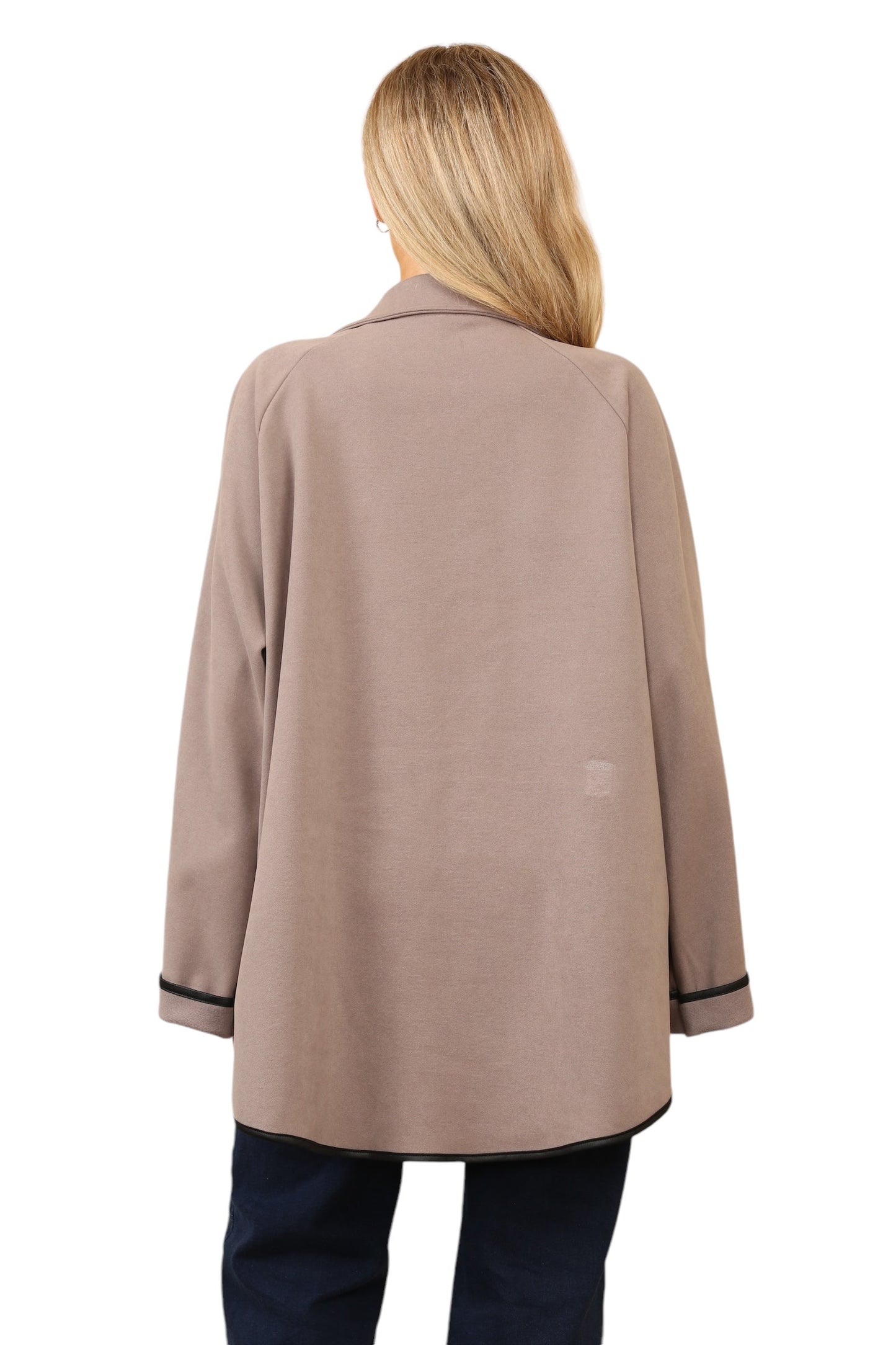 Single button jacket with black cuff and pockets trim