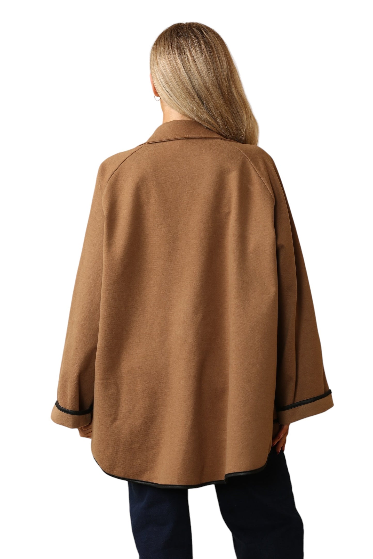 Single button jacket with black cuff and pockets trim