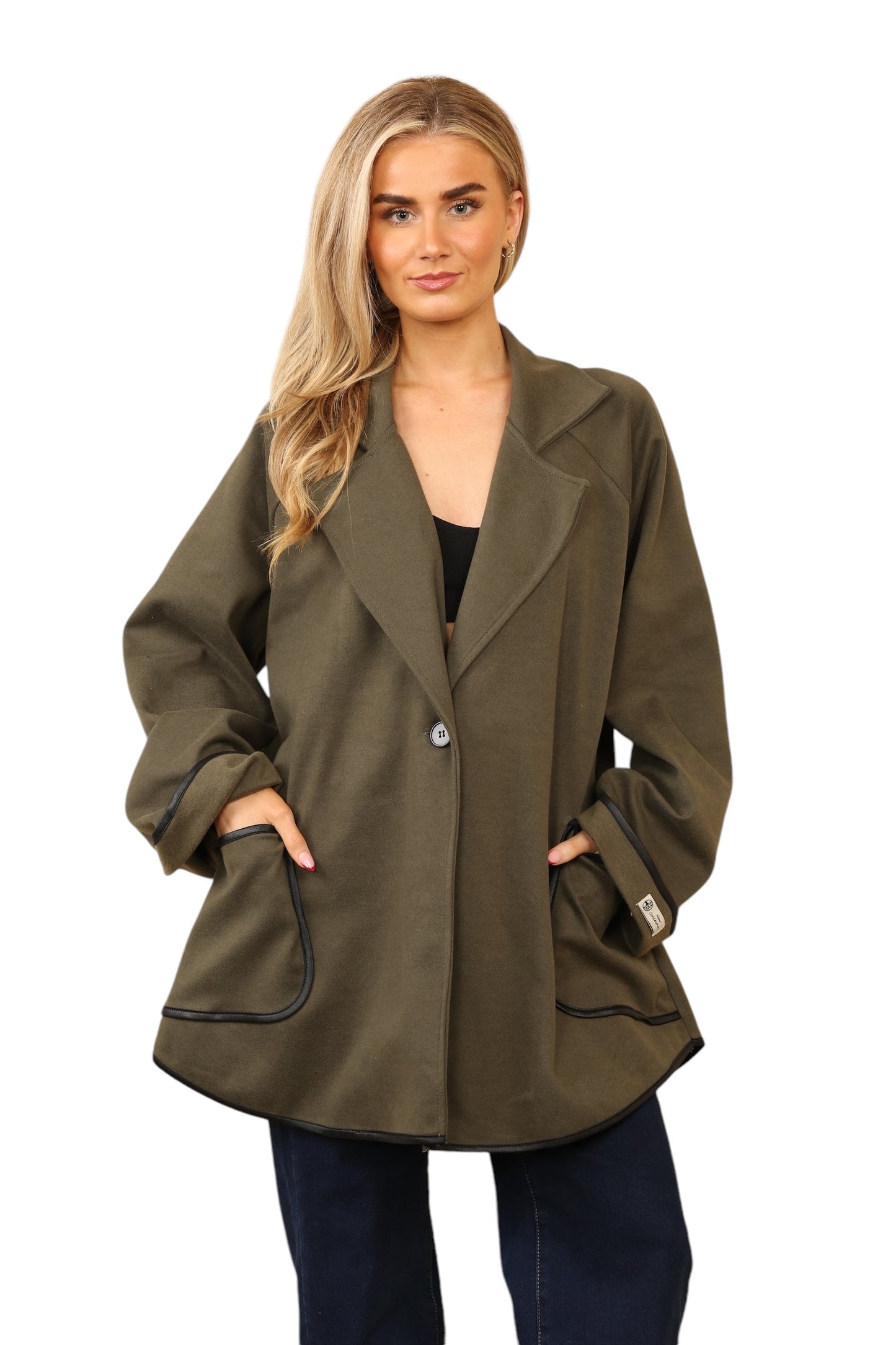 Single button jacket with black cuff and pockets trim