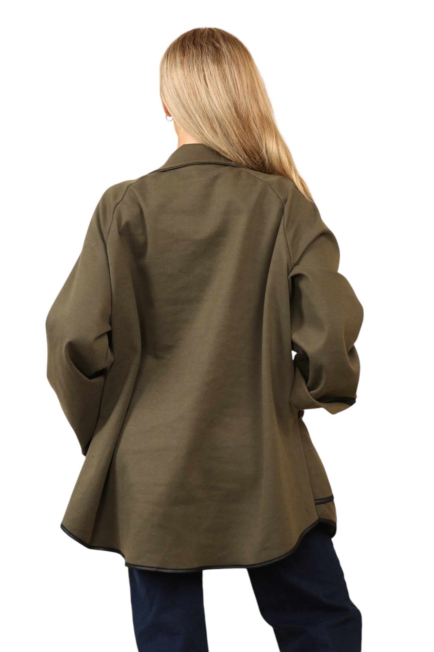 Single button jacket with black cuff and pockets trim