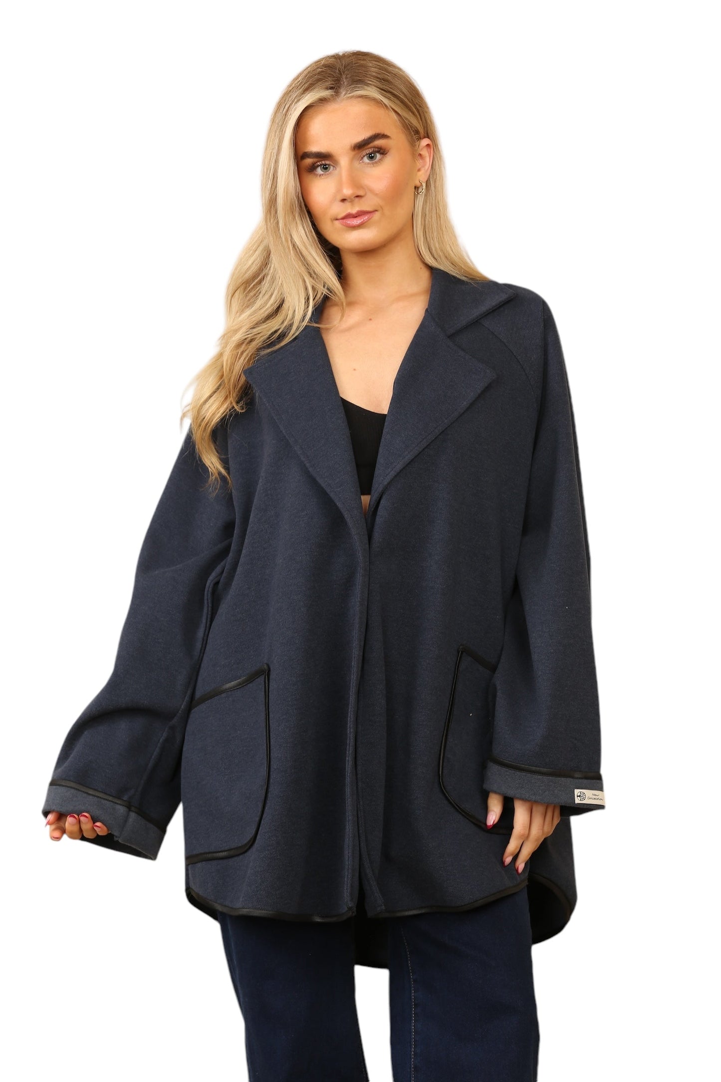 Single button jacket with black cuff and pockets trim