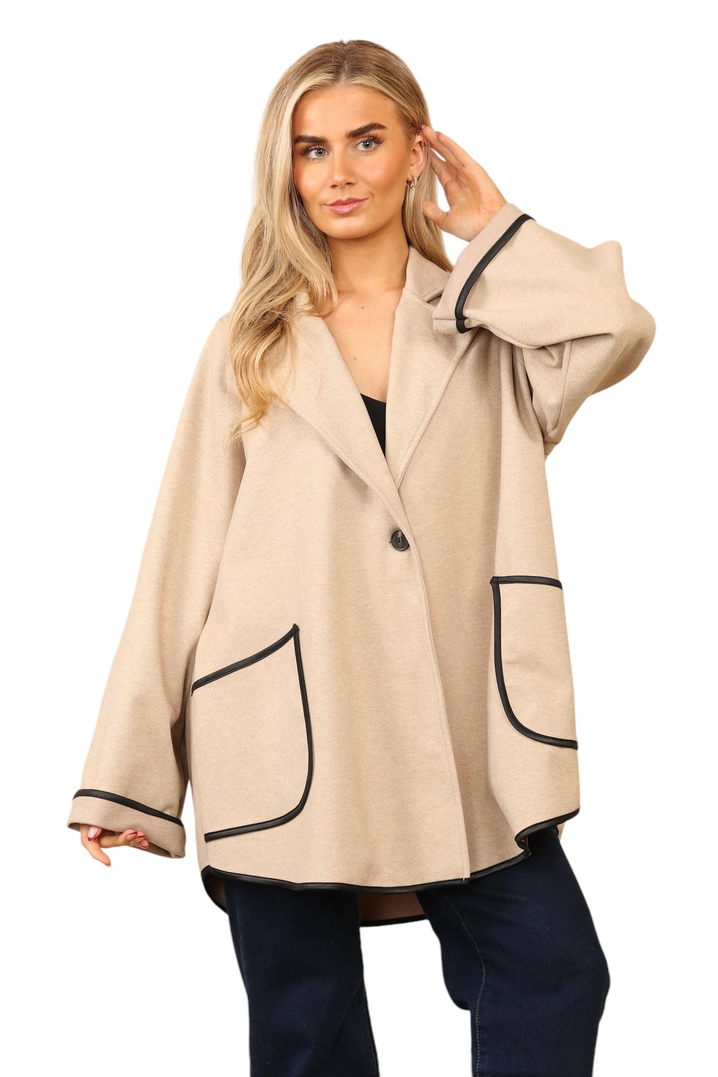 Single button jacket with black cuff and pockets trim
